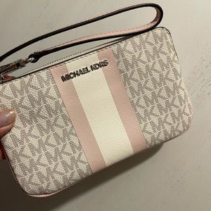 - Michael Kors hand bag